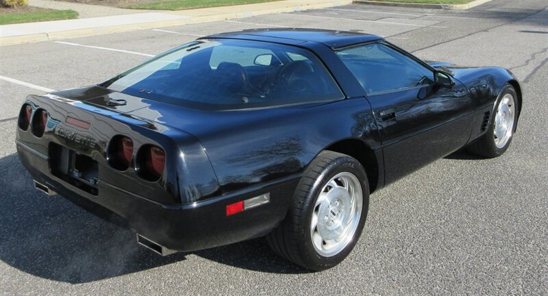 1996 Chevrolet Corvette Coupe - Photo 4 - Bohemia, NY 11716