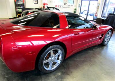 2001 Chevrolet Corvette Coupe   - Photo 18 - Bohemia, NY 11716