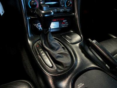 2001 Chevrolet Corvette Coupe   - Photo 25 - Bohemia, NY 11716