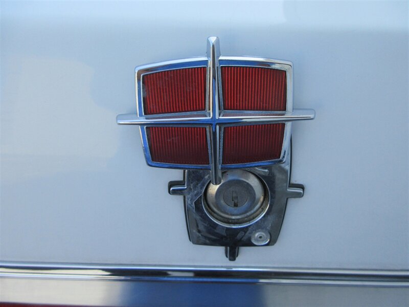 1985 Lincoln Town Car   - Photo 31 - Bohemia, NY 11716