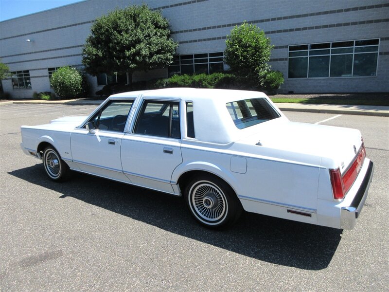 1985 Lincoln Town Car   - Photo 7 - Bohemia, NY 11716