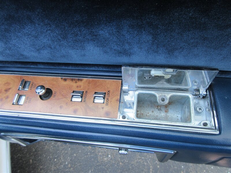 1985 Lincoln Town Car   - Photo 53 - Bohemia, NY 11716