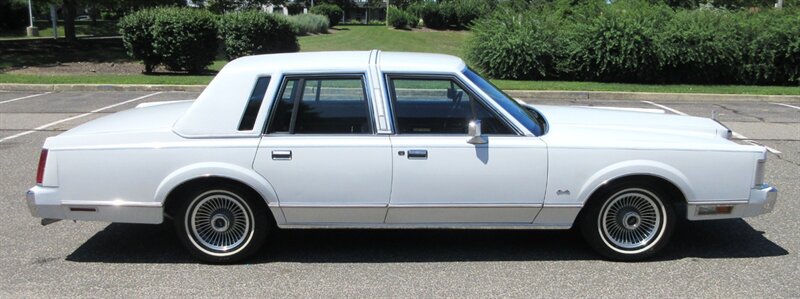 1985 Lincoln Town Car   - Photo 12 - Bohemia, NY 11716