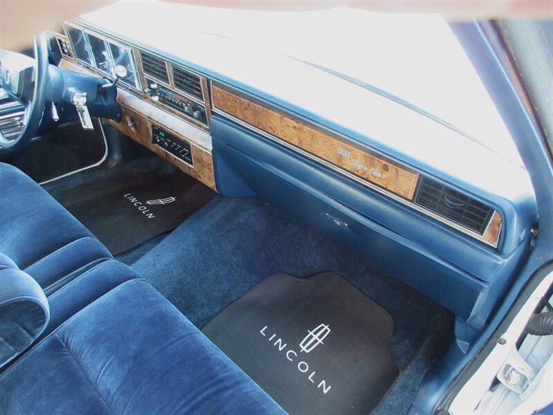 1985 Lincoln Town Car   - Photo 50 - Bohemia, NY 11716