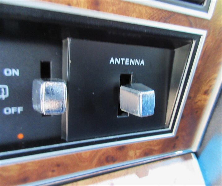 1985 Lincoln Town Car   - Photo 40 - Bohemia, NY 11716