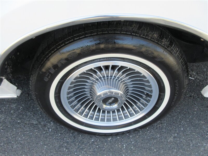 1985 Lincoln Town Car   - Photo 67 - Bohemia, NY 11716
