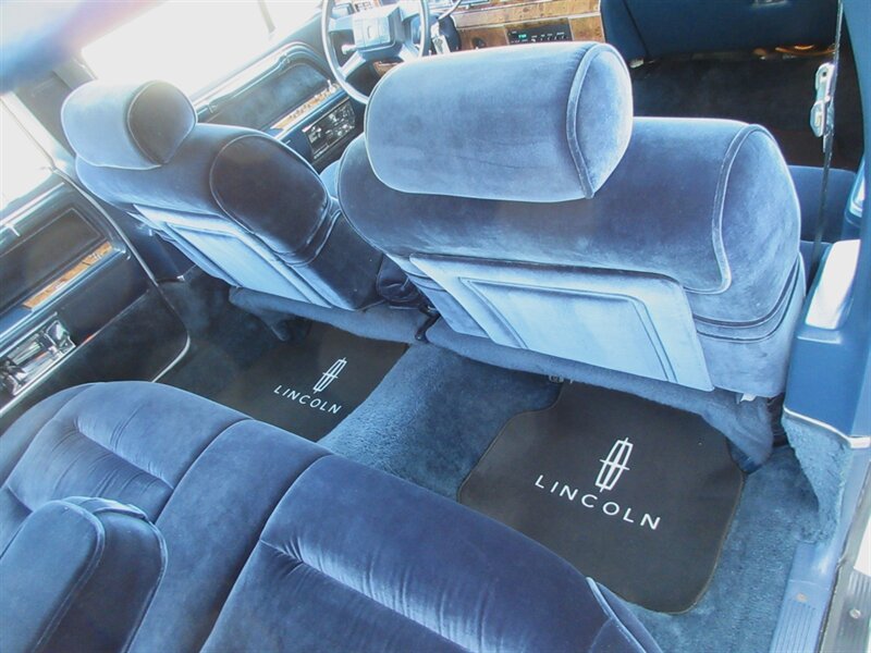 1985 Lincoln Town Car   - Photo 45 - Bohemia, NY 11716