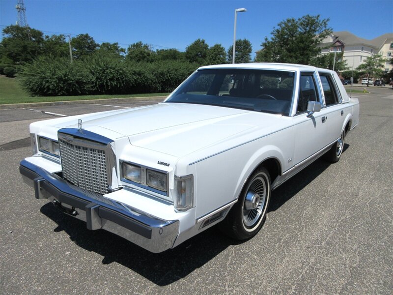 1985 Lincoln Town Car   - Photo 9 - Bohemia, NY 11716
