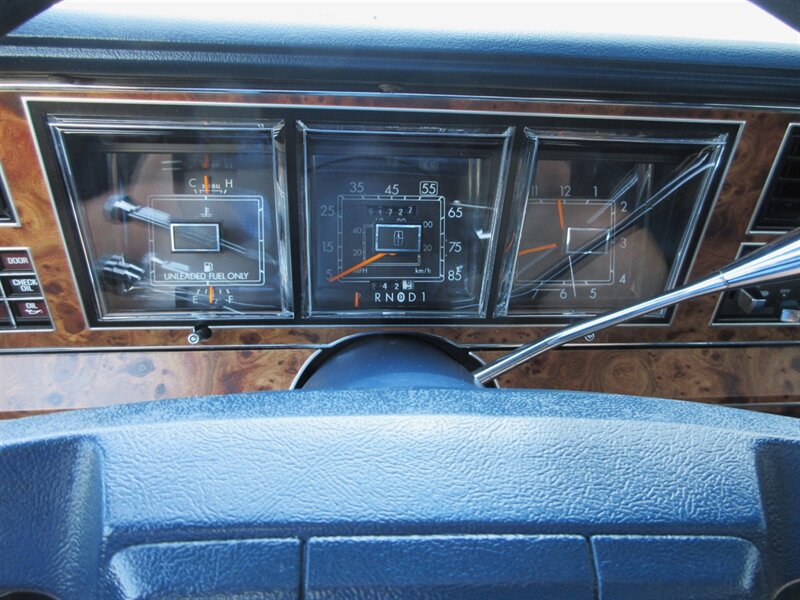 1985 Lincoln Town Car   - Photo 81 - Bohemia, NY 11716