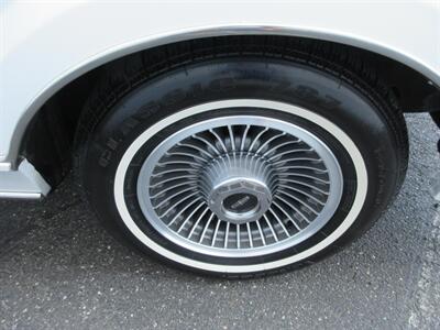 1985 Lincoln Town Car - Photo 64 - Bohemia, NY 11716