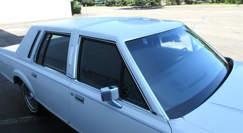 1985 Lincoln Town Car   - Photo 23 - Bohemia, NY 11716