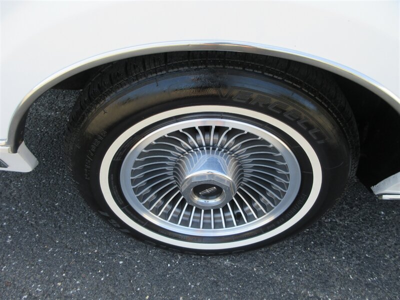 1985 Lincoln Town Car   - Photo 68 - Bohemia, NY 11716