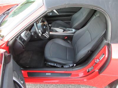 2004 BMW Z4 2.5i - Photo 31 - Bohemia, NY 11716