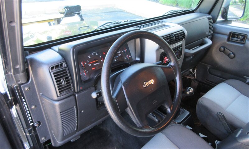 2005 Jeep Wrangler X   - Photo 40 - Bohemia, NY 11716