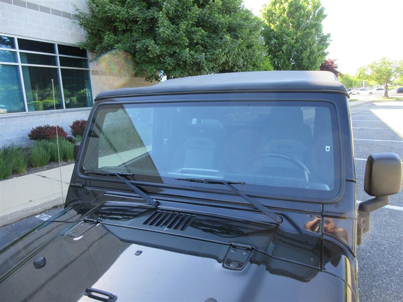 2005 Jeep Wrangler X   - Photo 18 - Bohemia, NY 11716