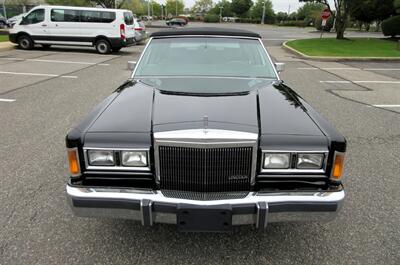 1989 Lincoln Town Car Signature   - Photo 11 - Bohemia, NY 11716