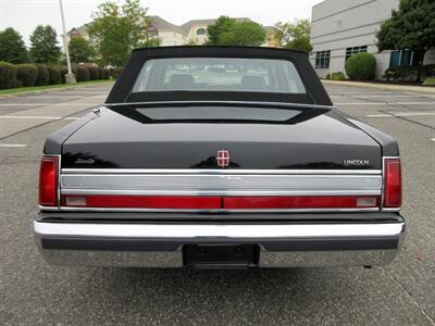 1989 Lincoln Town Car Signature   - Photo 16 - Bohemia, NY 11716