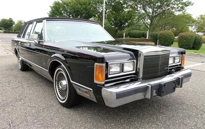 1989 Lincoln Town Car Signature   - Photo 2 - Bohemia, NY 11716