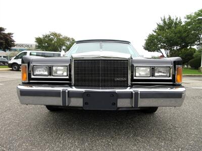 1989 Lincoln Town Car Signature   - Photo 13 - Bohemia, NY 11716