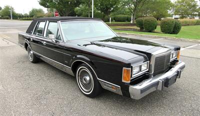 1989 Lincoln Town Car Signature   - Photo 6 - Bohemia, NY 11716