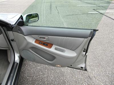2000 Lexus ES 300   - Photo 58 - Bohemia, NY 11716