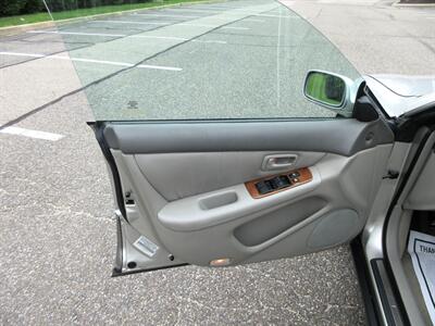 2000 Lexus ES 300   - Photo 29 - Bohemia, NY 11716