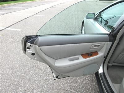 2000 Lexus ES 300   - Photo 46 - Bohemia, NY 11716