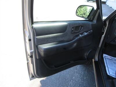 2000 Chevrolet Blazer 2 Door LS ZR2 - Photo 30 - Bohemia, NY 11716
