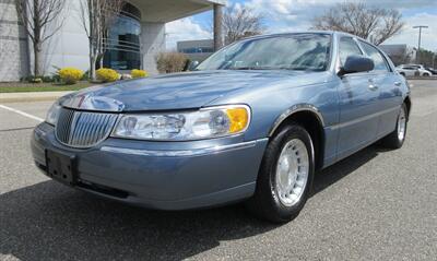 1999 Lincoln Town Car Executive Series Sedan