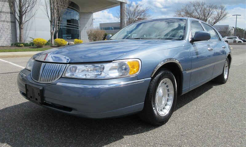 Blue 1999 Lincoln Town Car Executive Sedan Rear-Wheel Drive 4-Speed Automatic