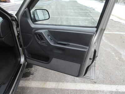 2001 Jeep Grand Cherokee Laredo   - Photo 51 - Bohemia, NY 11716