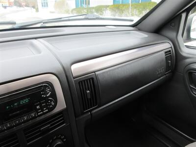 2001 Jeep Grand Cherokee Laredo   - Photo 38 - Bohemia, NY 11716