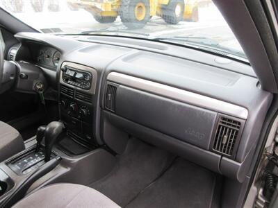 2001 Jeep Grand Cherokee Laredo   - Photo 50 - Bohemia, NY 11716