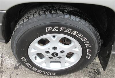 2001 Jeep Grand Cherokee Laredo   - Photo 56 - Bohemia, NY 11716
