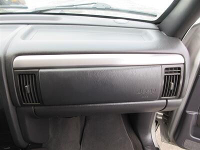 2001 Jeep Grand Cherokee Laredo   - Photo 49 - Bohemia, NY 11716