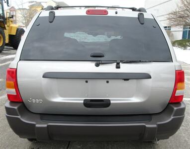 2001 Jeep Grand Cherokee Laredo   - Photo 18 - Bohemia, NY 11716
