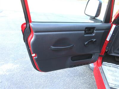 2004 Jeep Wrangler Unlimited   - Photo 26 - Bohemia, NY 11716