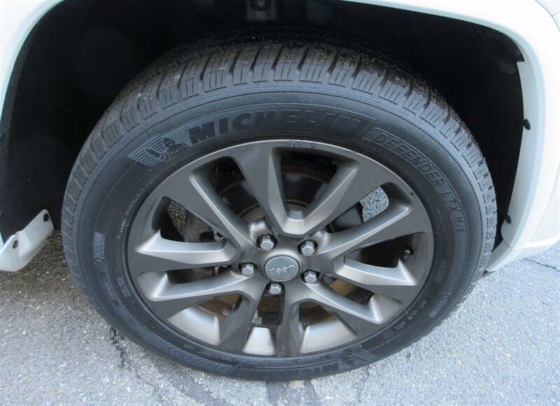 2017 Jeep Grand Cherokee Limited 75th Anniversary   - Photo 61 - Bohemia, NY 11716