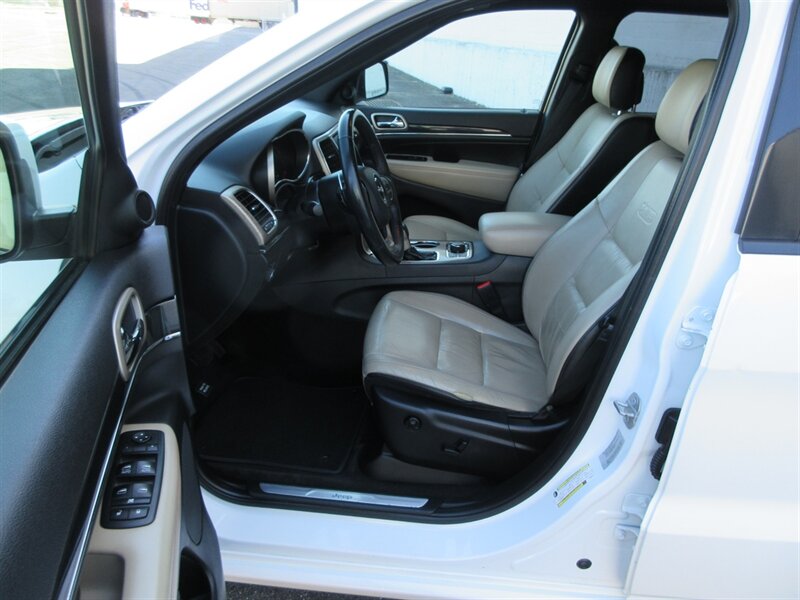 2017 Jeep Grand Cherokee Limited 75th Anniversary   - Photo 34 - Bohemia, NY 11716