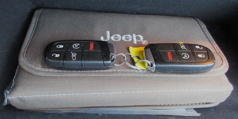 2017 Jeep Grand Cherokee Limited 75th Anniversary   - Photo 74 - Bohemia, NY 11716