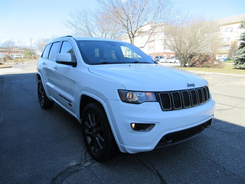 2017 Jeep Grand Cherokee Limited 75th Anniversary   - Photo 18 - Bohemia, NY 11716