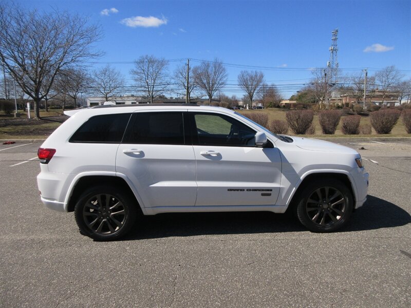 2017 Jeep Grand Cherokee Limited 75th Anniversary   - Photo 10 - Bohemia, NY 11716