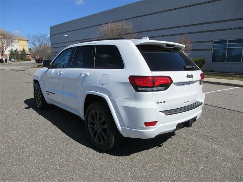 2017 Jeep Grand Cherokee Limited 75th Anniversary   - Photo 3 - Bohemia, NY 11716