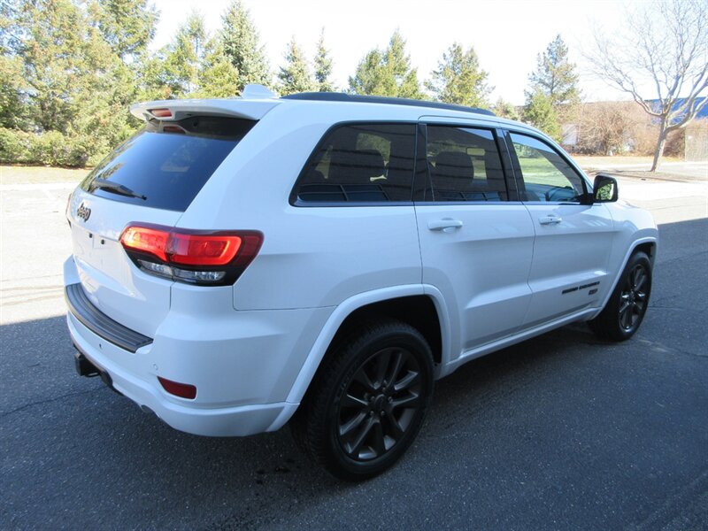 2017 Jeep Grand Cherokee Limited 75th Anniversary   - Photo 20 - Bohemia, NY 11716