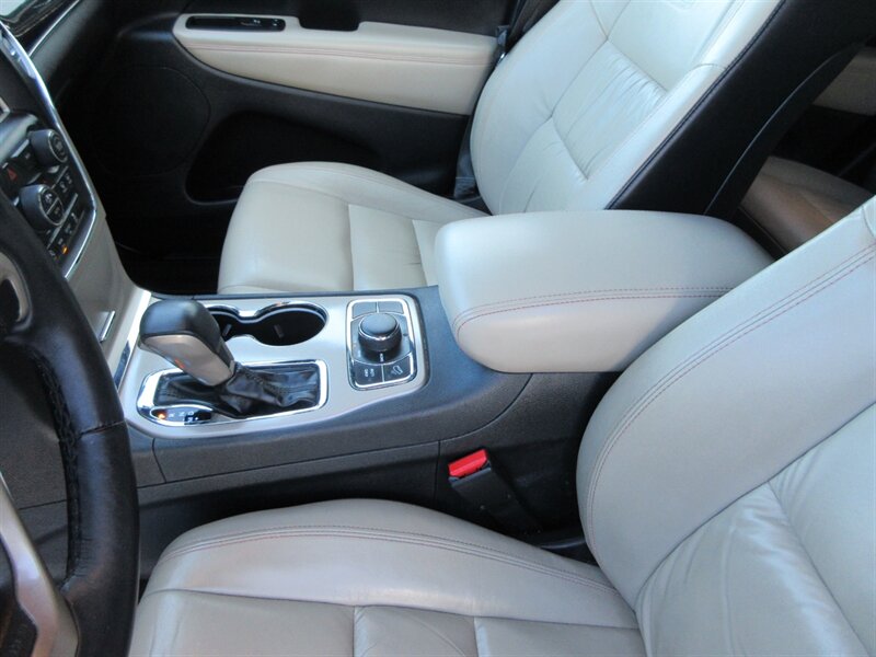 2017 Jeep Grand Cherokee Limited 75th Anniversary   - Photo 37 - Bohemia, NY 11716