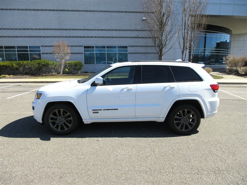 2017 Jeep Grand Cherokee Limited 75th Anniversary   - Photo 9 - Bohemia, NY 11716