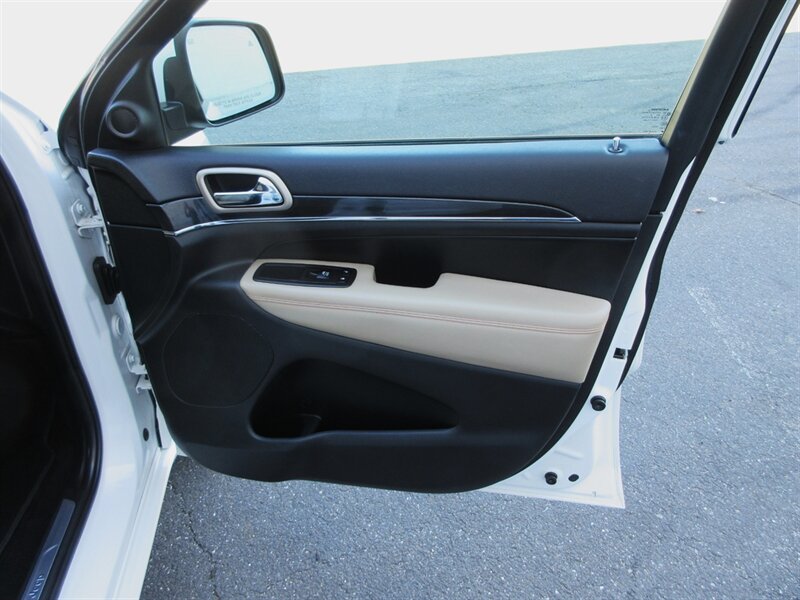 2017 Jeep Grand Cherokee Limited 75th Anniversary   - Photo 57 - Bohemia, NY 11716