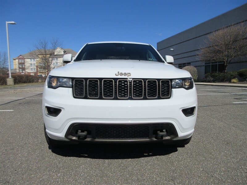 2017 Jeep Grand Cherokee Limited 75th Anniversary   - Photo 11 - Bohemia, NY 11716