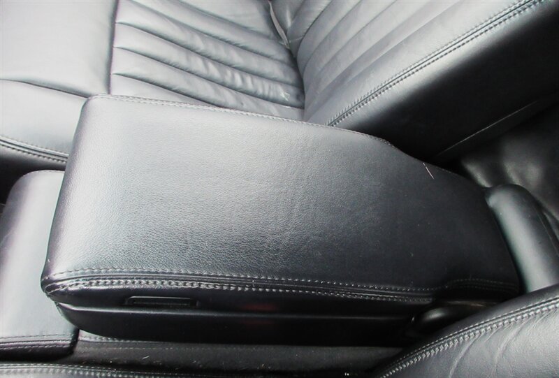 2003 Lincoln Town Car Executive Limousine - Photo 26 - Bohemia, NY 11716