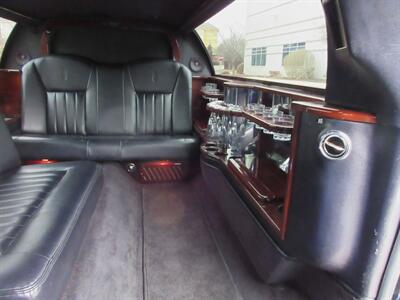 2003 Lincoln Town Car Executive Limousine - Photo 48 - Bohemia, NY 11716